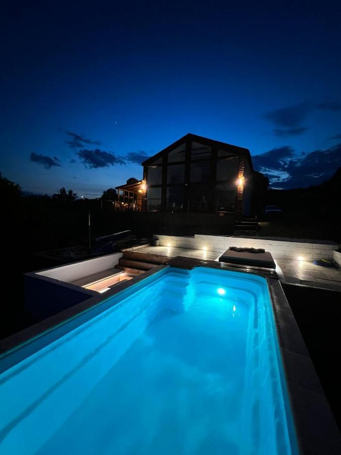Le Chalet M - Cabana Cu O Panorama De Poveste. Surdesti  Exteriér fotografie