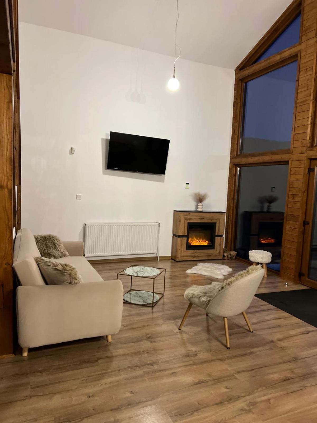 Le Chalet M - Cabana Cu O Panorama De Poveste. Surdesti  Exteriér fotografie
