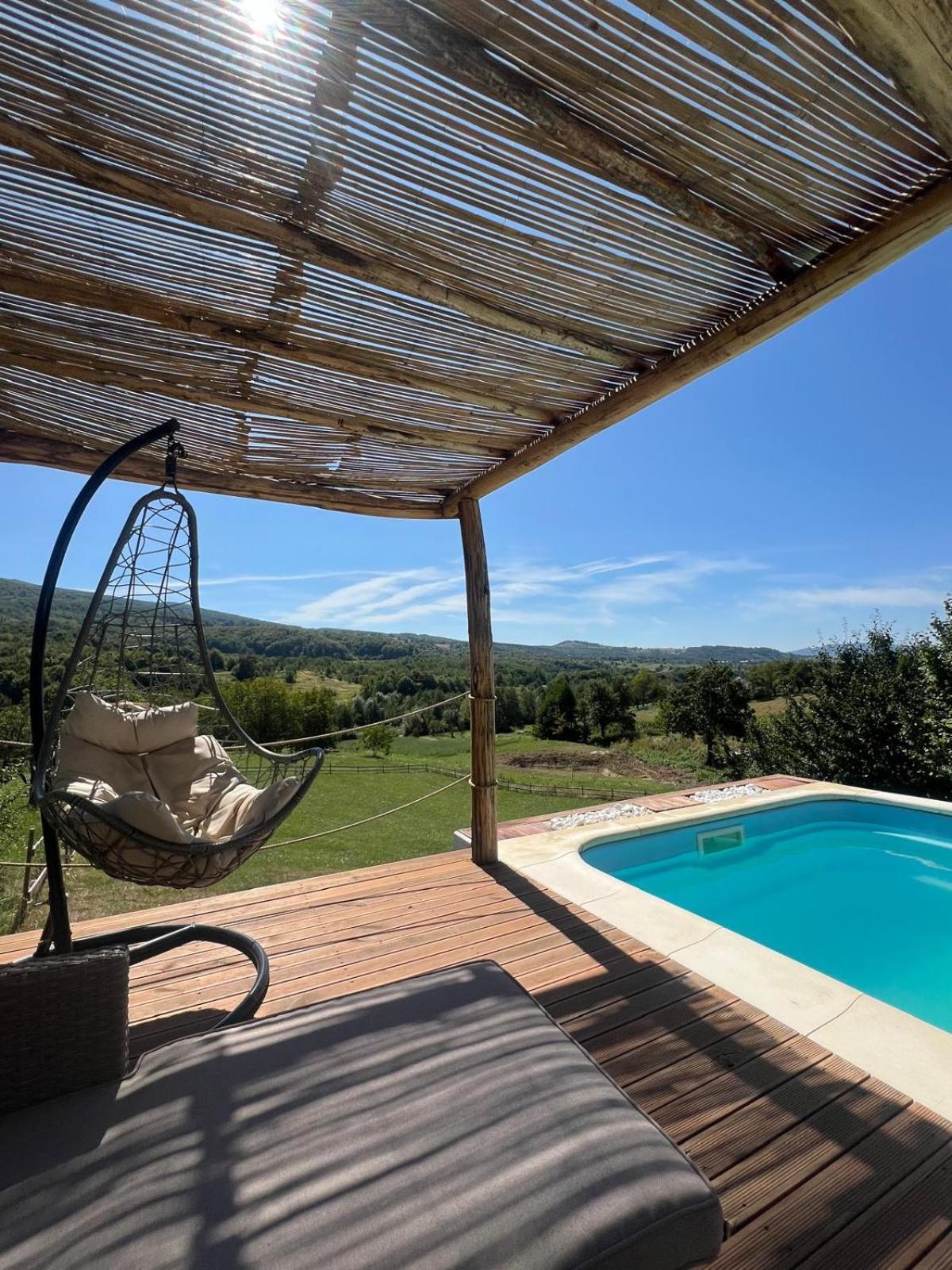 Le Chalet M - Cabana Cu O Panorama De Poveste. Surdesti  Exteriér fotografie