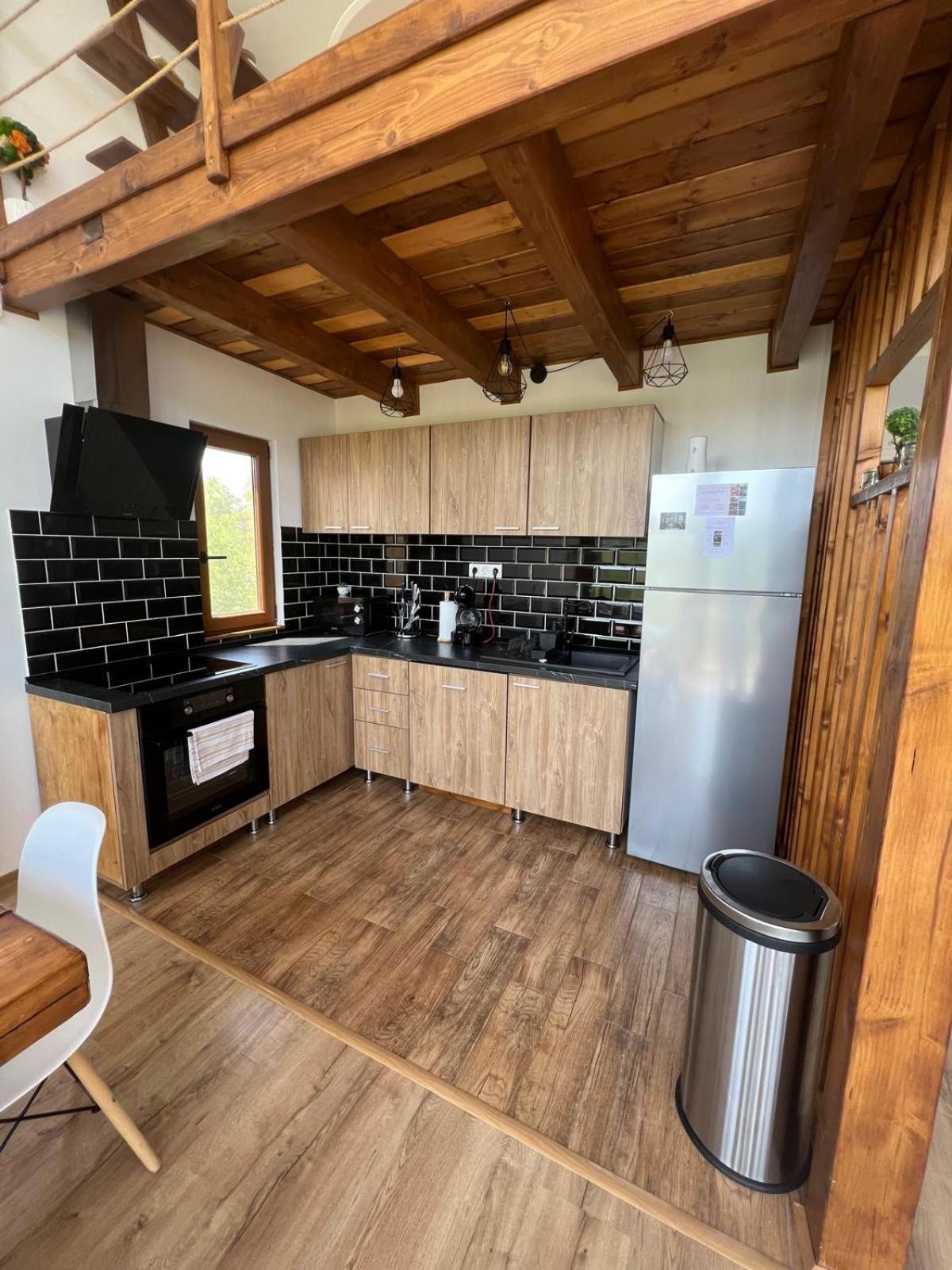 Le Chalet M - Cabana Cu O Panorama De Poveste. Surdesti  Exteriér fotografie