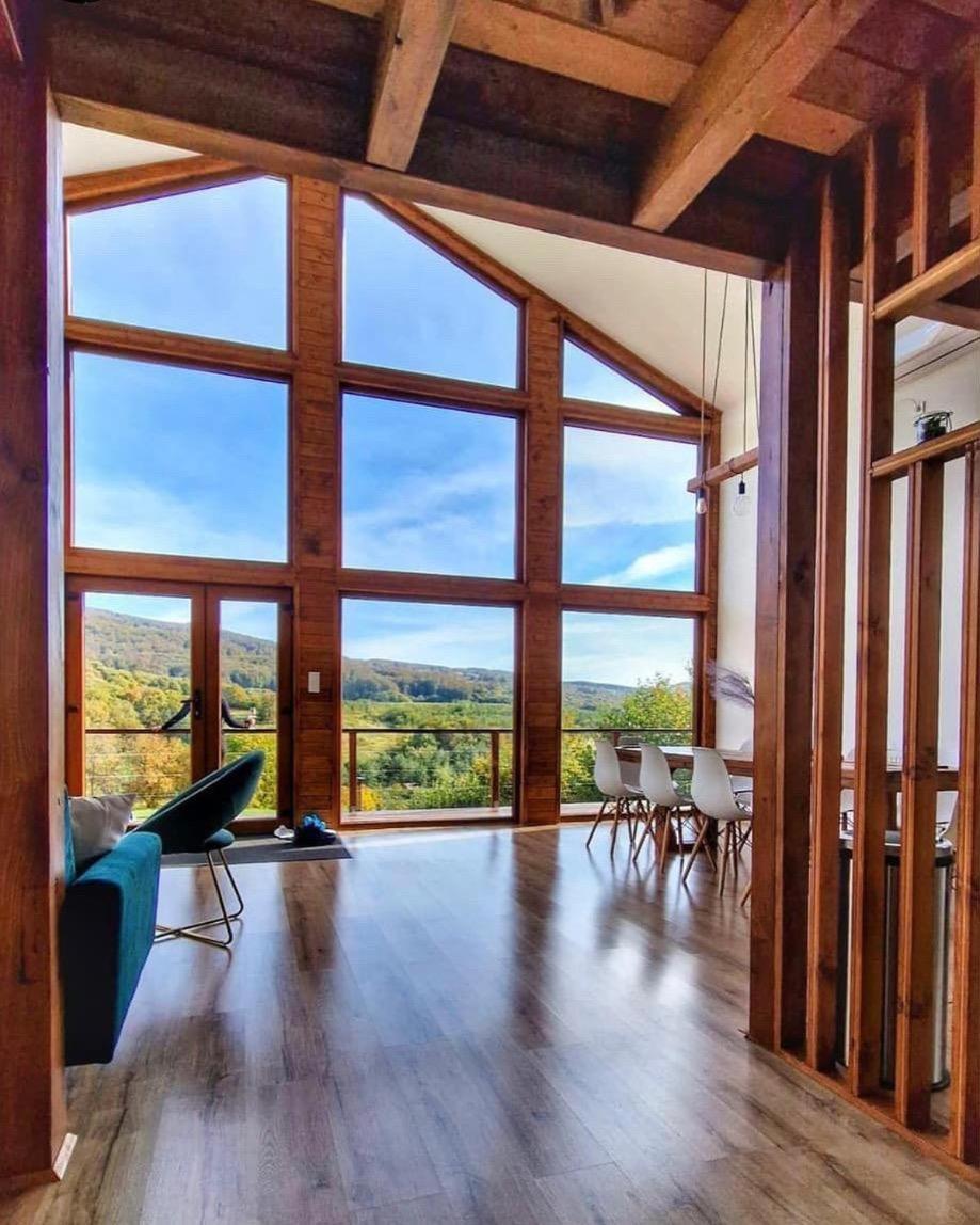 Le Chalet M - Cabana Cu O Panorama De Poveste. Surdesti  Exteriér fotografie